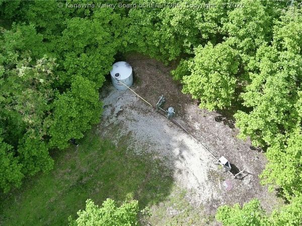 54 Kirk Hill Road, Chapmanville, WV 25508