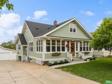 4657 Woolworth Avenue , Omaha, NE 68106