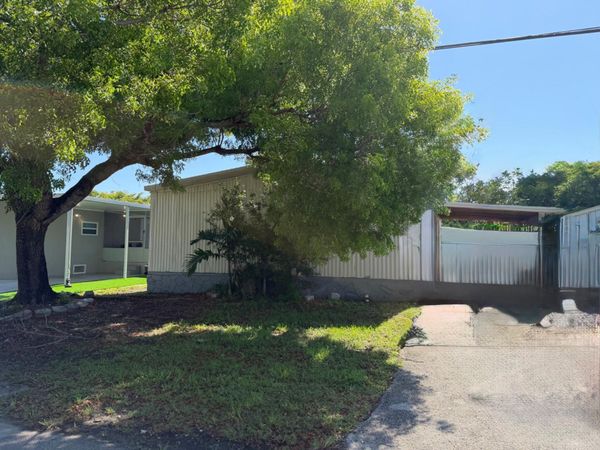 631 NW 215th Avenue, Pembroke Pines, FL 33029