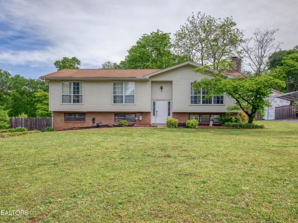 900 Foster Drive, Lenoir City, TN 37772