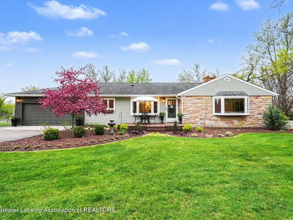 6285 Bishop Road, Lansing, MI 48911