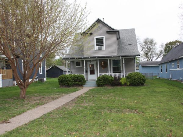 1442 W High Street , Davenport, IA 52804