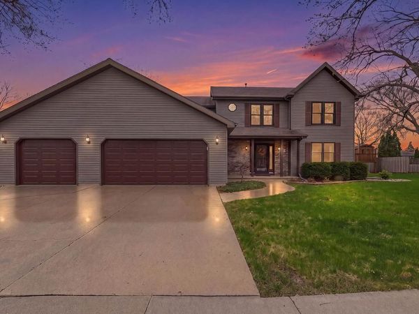 1630 MARICOPA DRIVE, Oshkosh, WI 54904