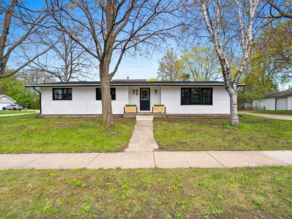 2120 CRANE STREET, Oshkosh, WI 54901