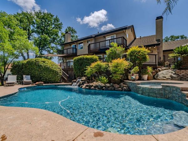 643 Silver Rd, Valley Springs, CA 95252