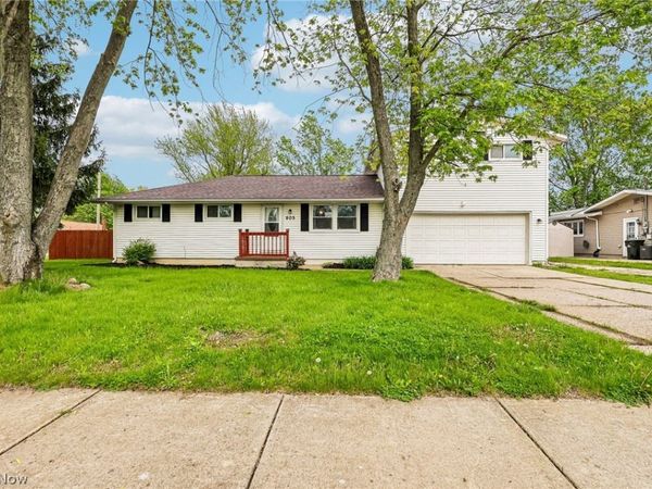 805 Roberts Street , Sheffield Lake, OH 44054