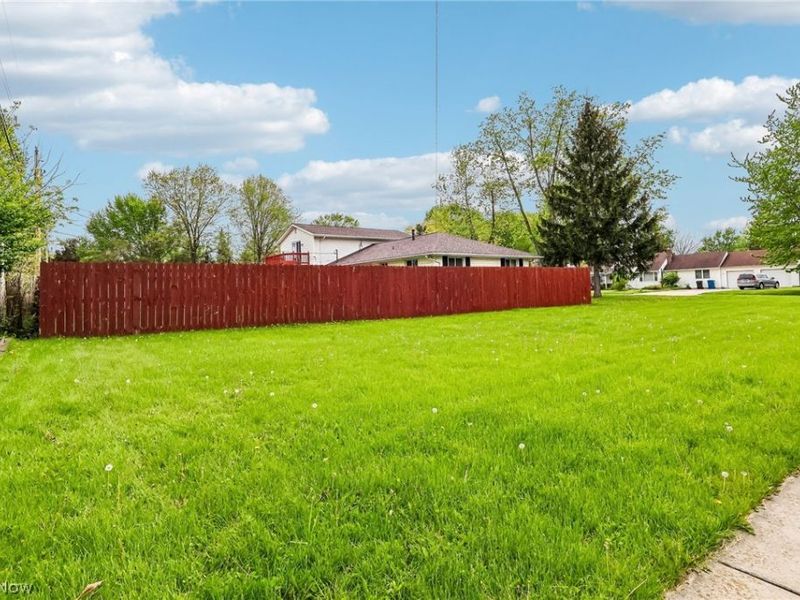 805 Roberts Street, Sheffield Lake, OH 44054 Photo 4