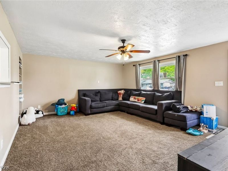 805 Roberts Street, Sheffield Lake, OH 44054 Photo 6