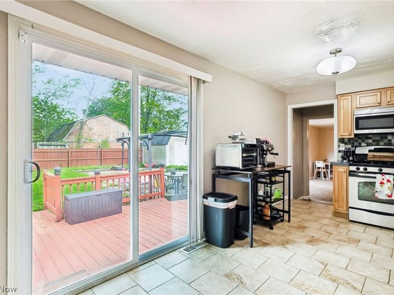 805 Roberts Street, Sheffield Lake, OH 44054 Photo 9