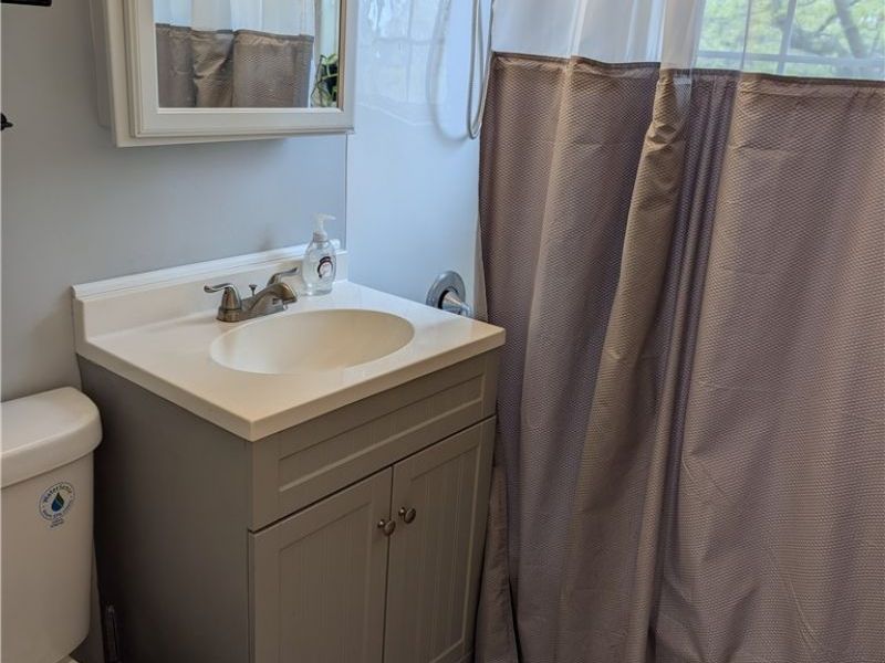 422 Clearview Drive, Unit J10, Euclid, OH 44123 Photo 8