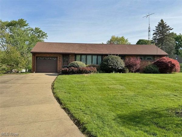 3937 Linda Street NW, North Canton, OH 44720