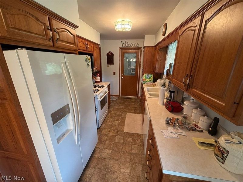 3937 Linda Street NW, North Canton, OH 44720 Photo 10