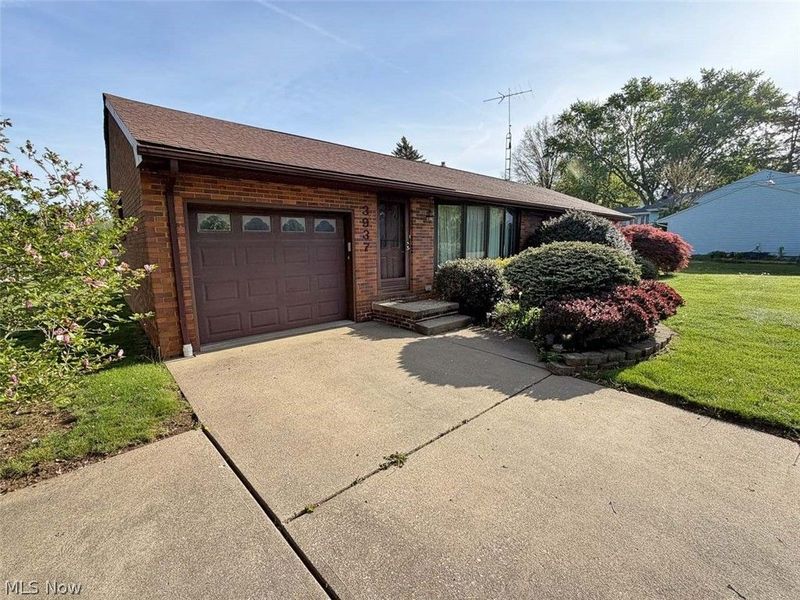 3937 Linda Street NW, North Canton, OH 44720 Photo 2