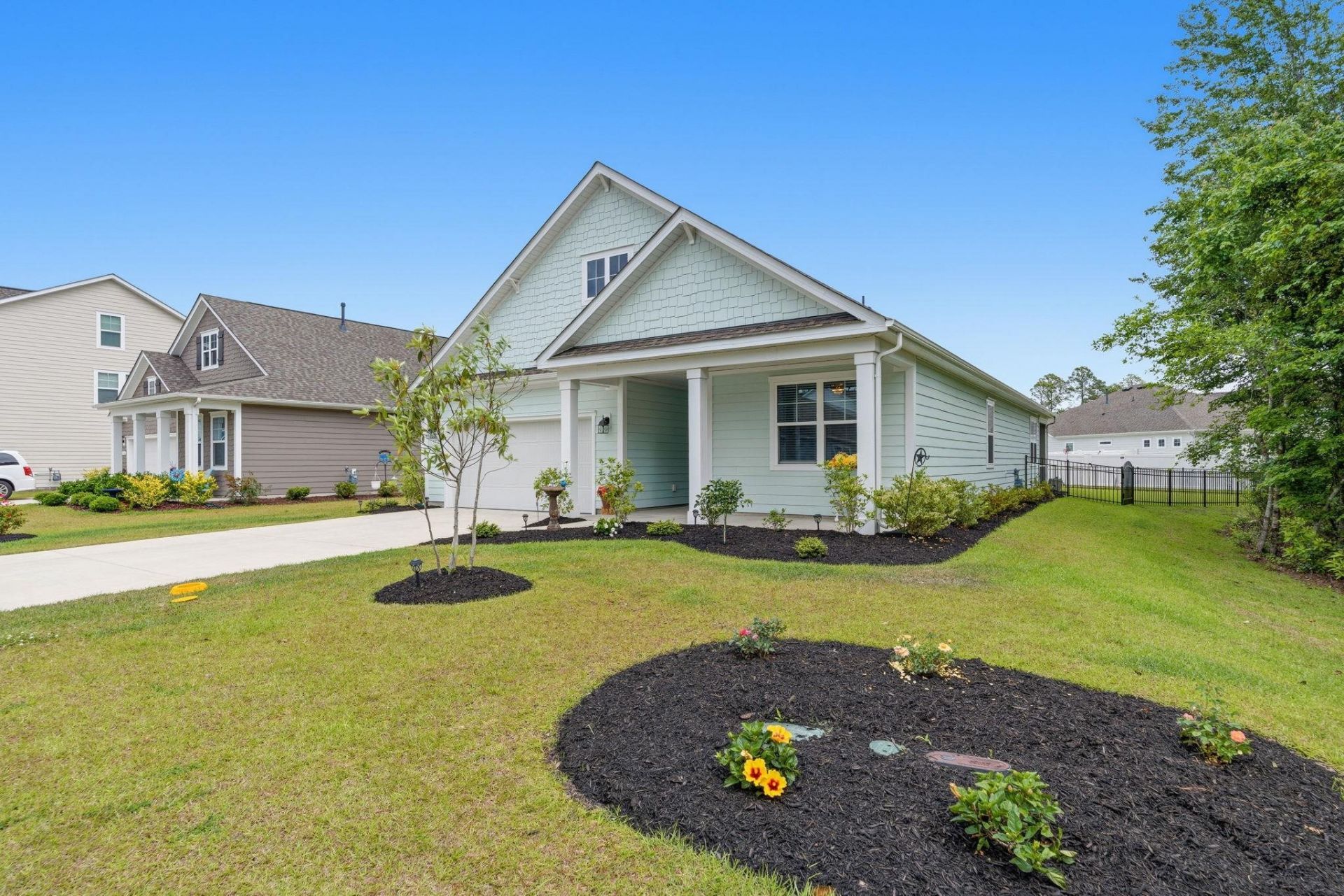 370 Rose Mallow Dr. Photo 2