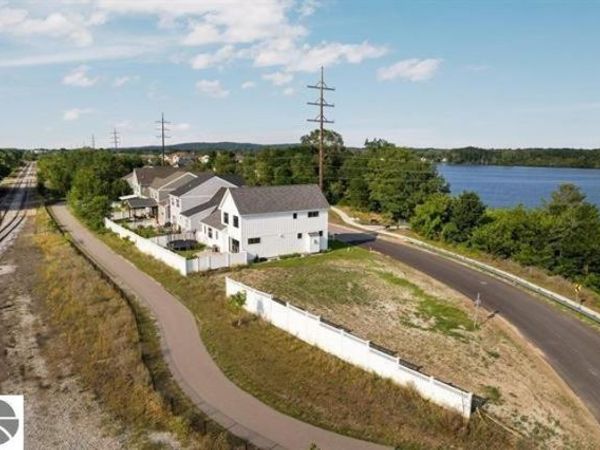 1360 Lake Ridge Drive, Traverse City, MI 49684