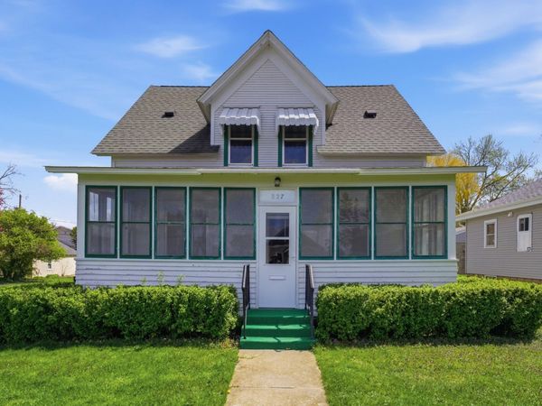 827 7th Avenue SW, Faribault, MN 55021