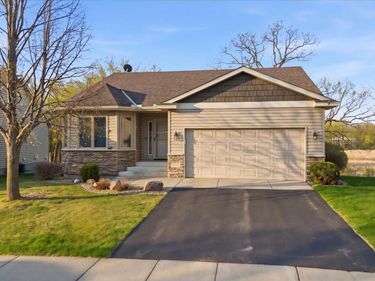 6012 Iris Lane, Rockford, MN 55373