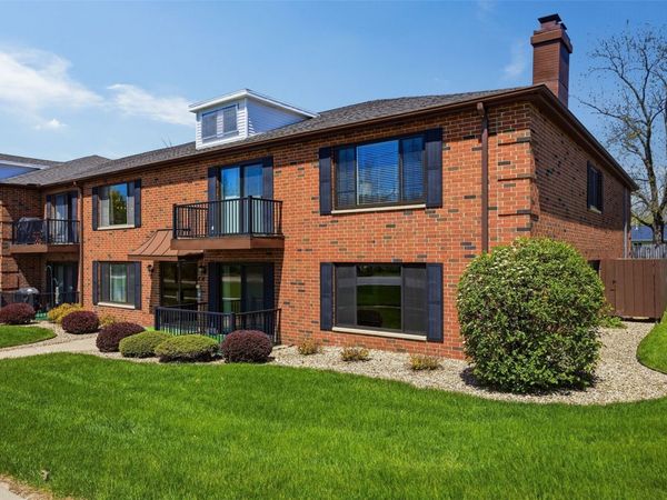 434 29th St Drive SE, Unit 10, Cedar Rapids, IA 52403