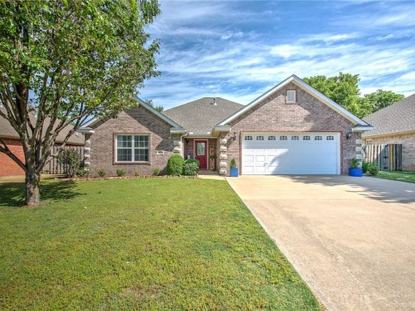 3905 Amour Drive, Rogers, AR 72758