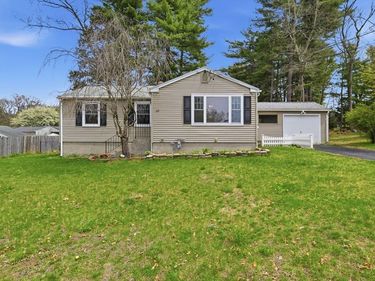 33 Overhill Dr, Springfield, MA 01129