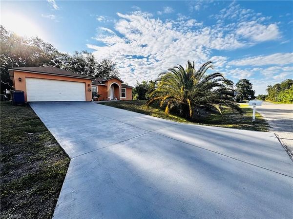 723 Roosevelt AVE , LEHIGH ACRES, FL 33936