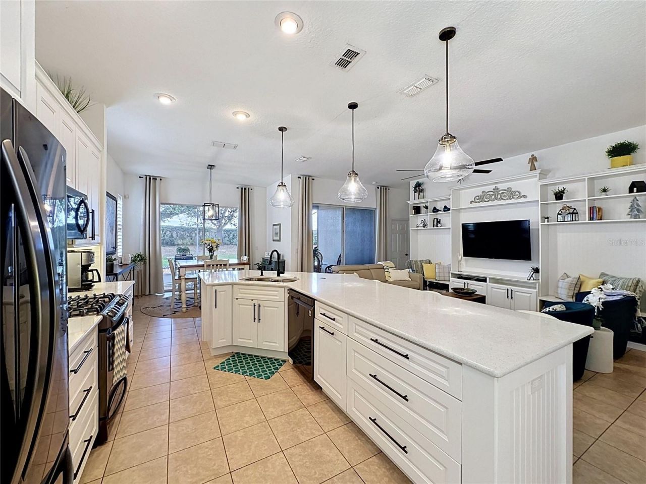 135 Crepe Myrtle Dr , Groveland, FL 34736 Photo