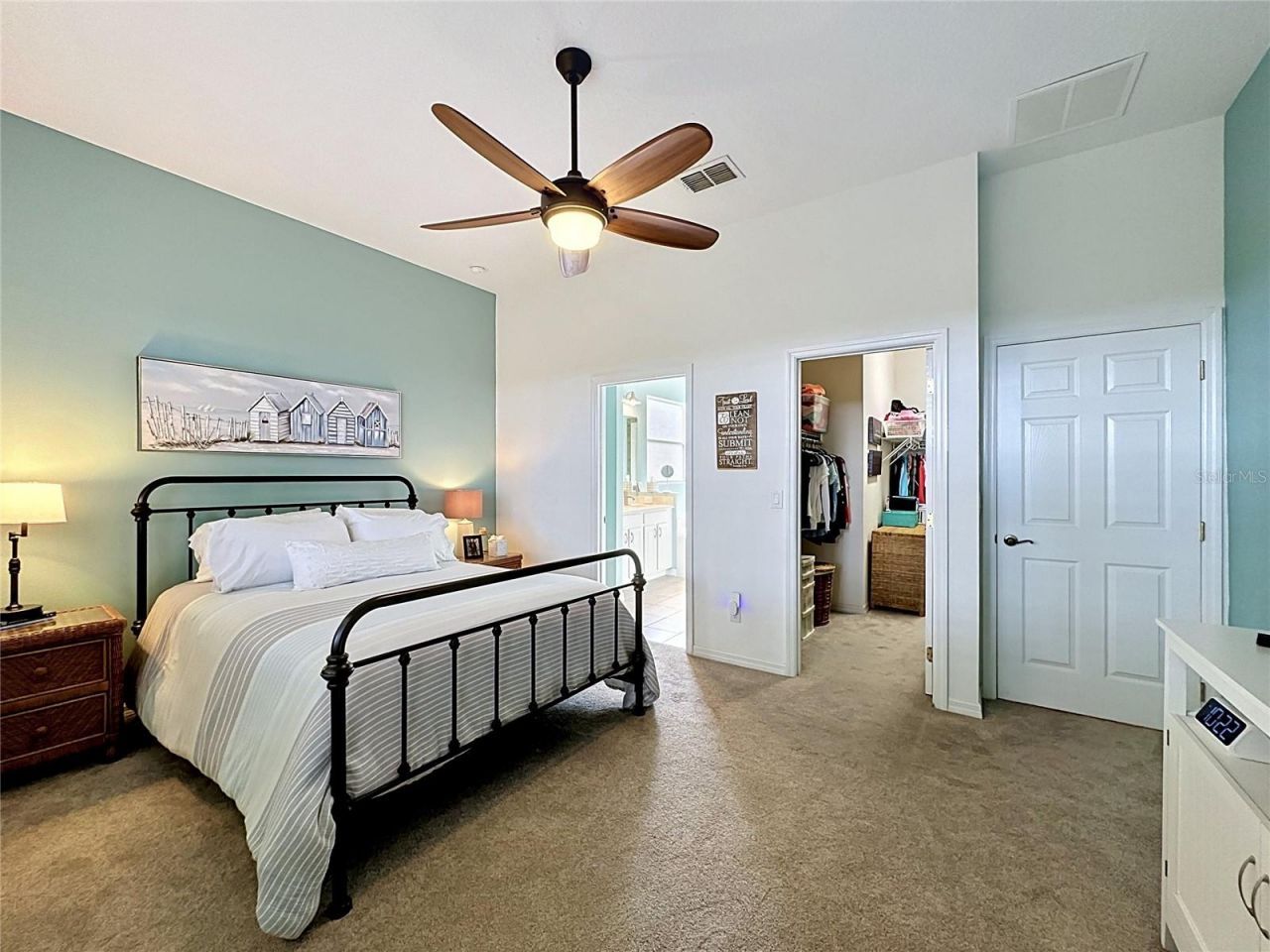 135 Crepe Myrtle Dr , Groveland, FL 34736 Photo