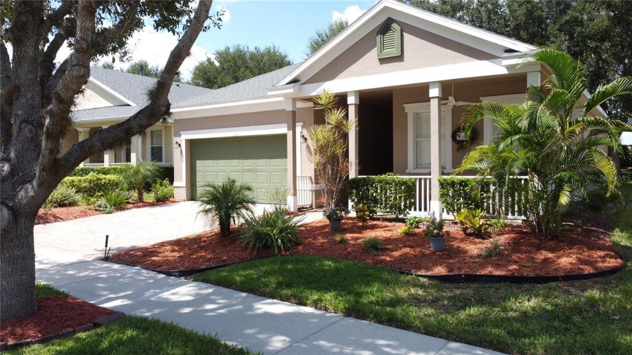 135 Crepe Myrtle Dr, Groveland, FL 34736 Photo