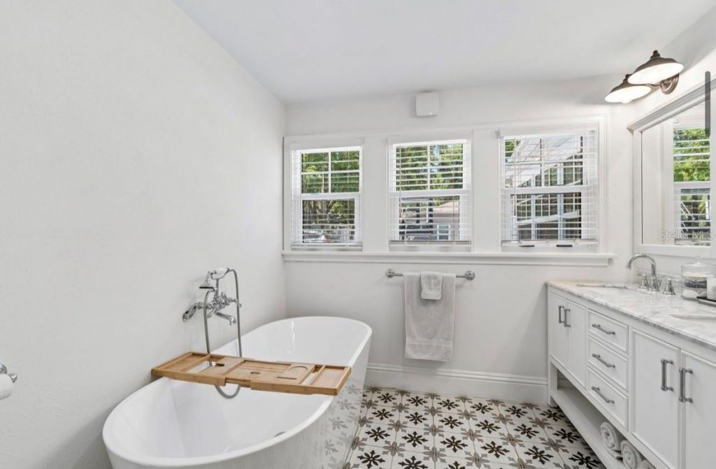 1820 1st Street N, Saint Petersburg, FL 33704 Photo