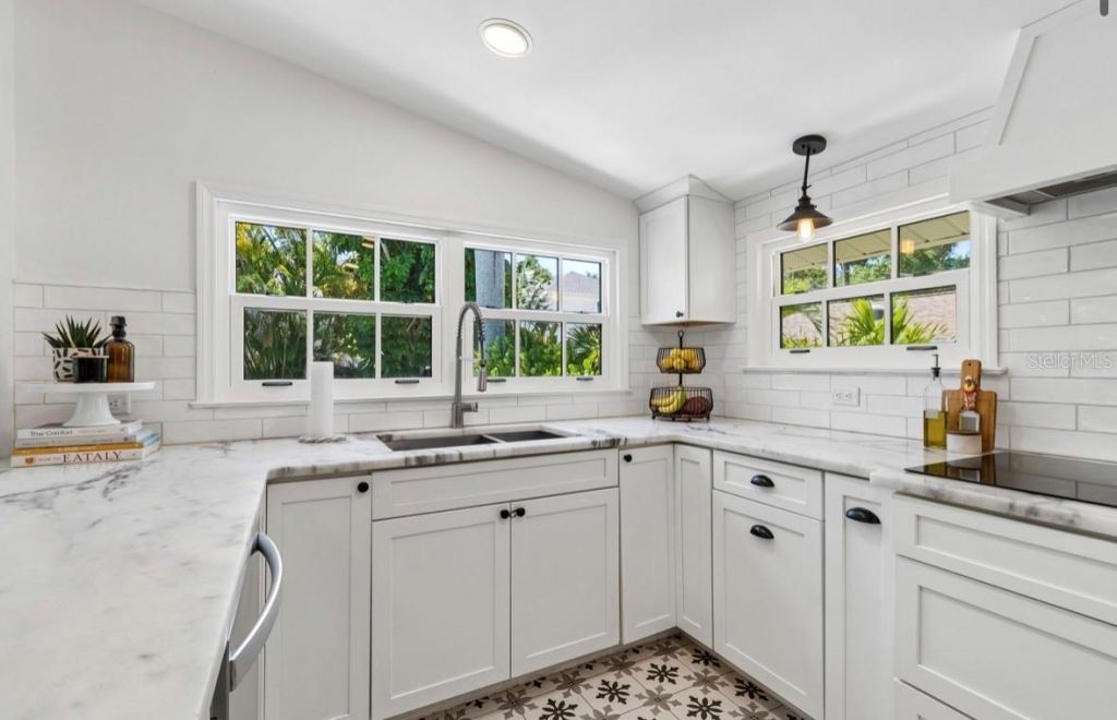 1820 1st Street N, Saint Petersburg, FL 33704 Photo