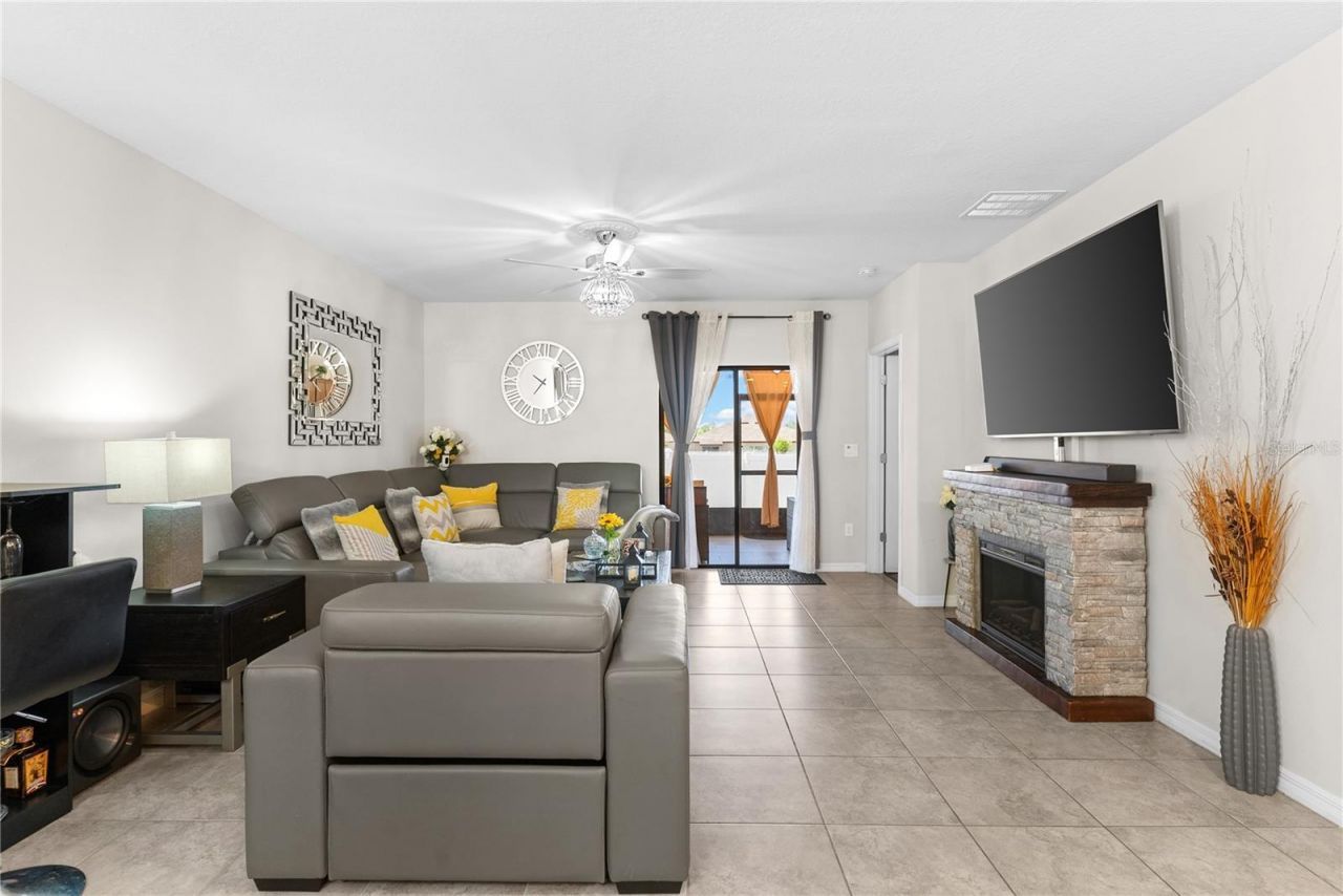 10216 Carloway Hills Drive, Wimauma, FL 33598 Photo