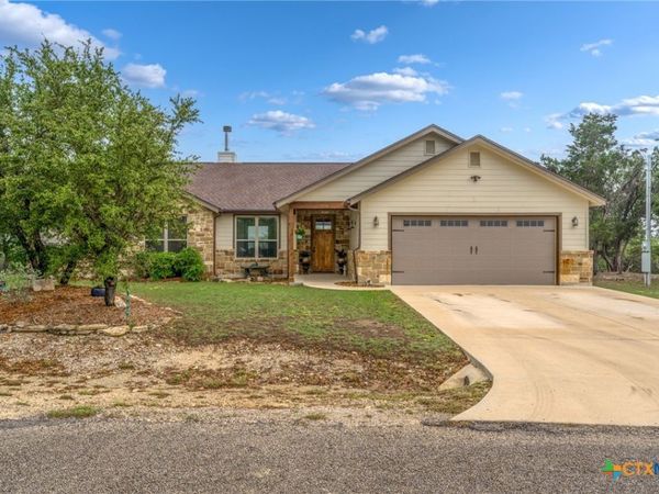 863 Primrose Path, Canyon Lake, TX 78133