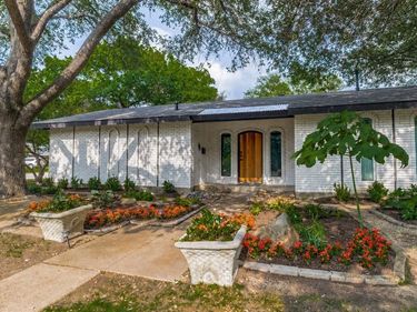 9038 Flicker Lane, Dallas, TX 75238