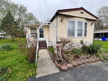 213 Crabapple Drive, Canandaigua, NY 14424