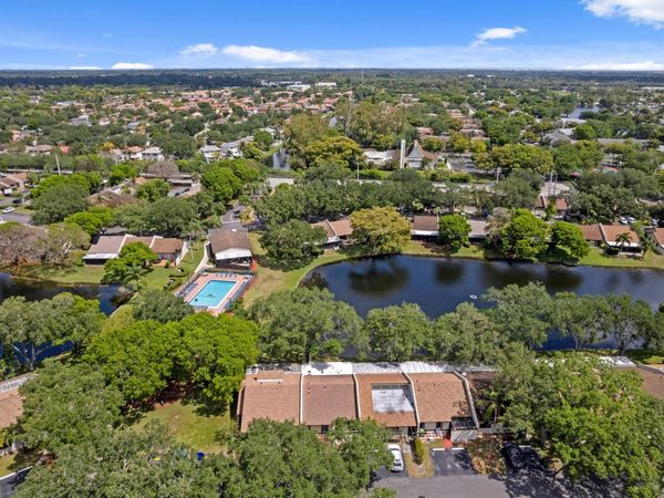 9709 NW 16th Street, Pembroke Pines, FL 33024