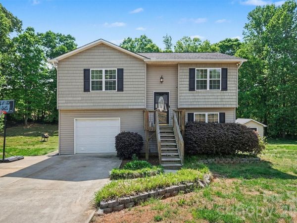 2056 Redberry Lane , Conover, NC 28613