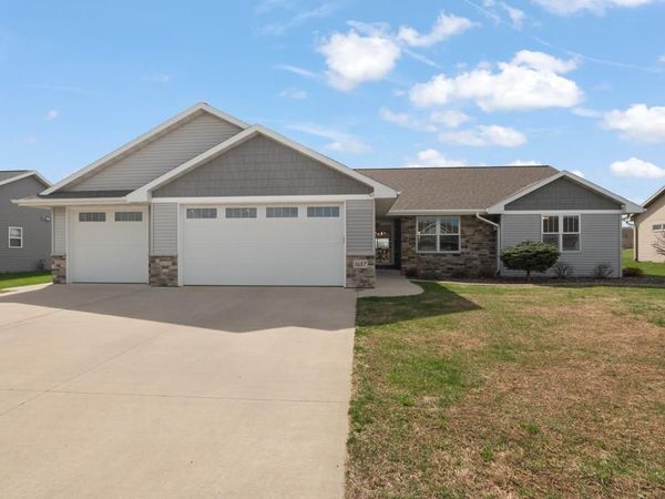 1657 RED OAK STREET, Green Bay, WI 54313