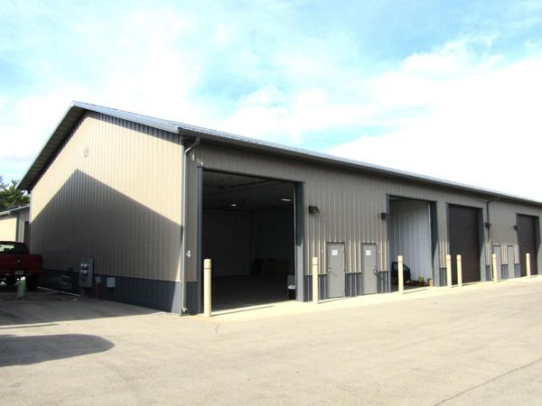 S86W22900 Peterson WAY #16&17, Big Bend, WI 53103