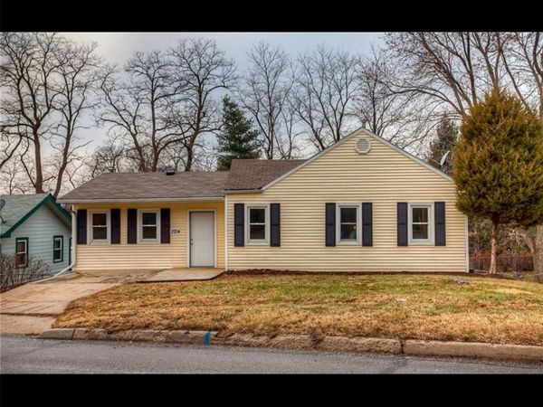 2704 Hubbell Avenue, Des Moines, IA 50317