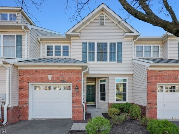 10 Loft Dr, Bridgewater, NJ 08836