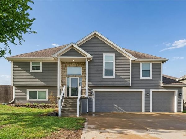 10503 Augusta Drive, Kansas City, KS 66109