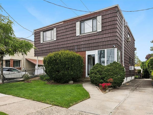 6422 136th Street , Flushing, NY 11367