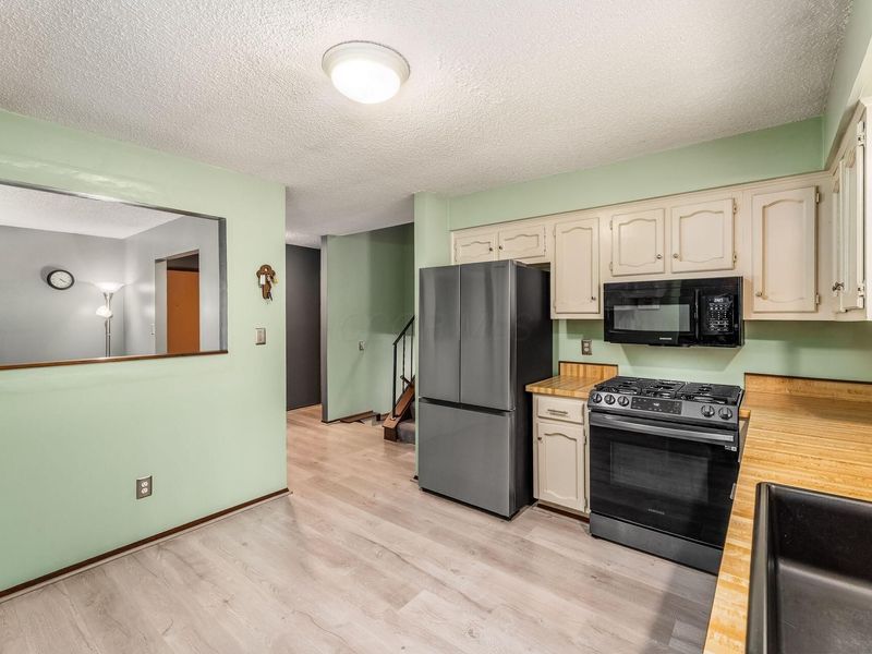 3036 Rainier Avenue, Columbus, OH 43231 Photo 14