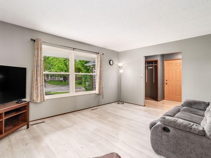 3036 Rainier Avenue, Columbus, OH 43231 Photo 6