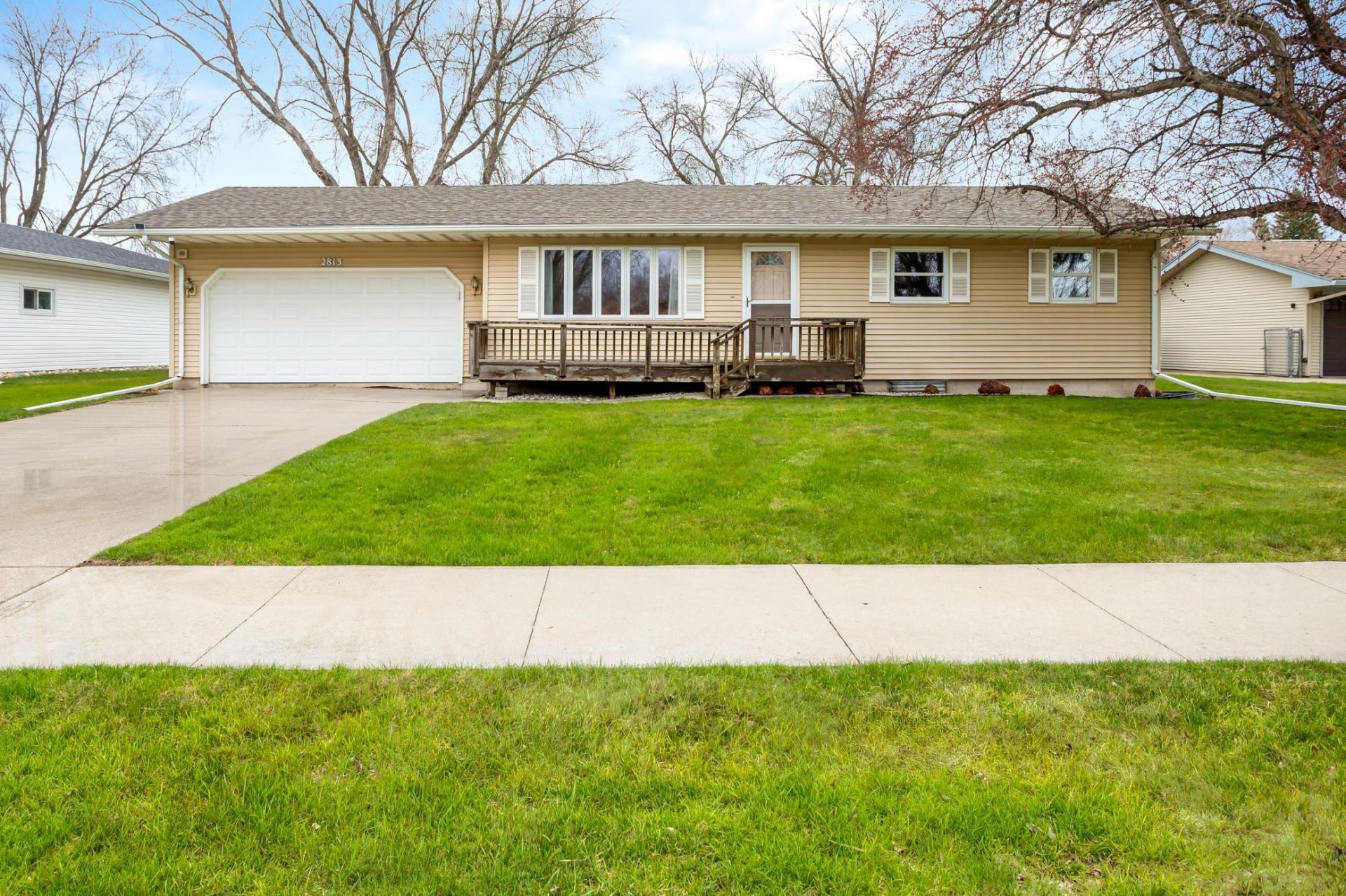 2813 Elm Street N, Fargo, ND 58102 Main Photo