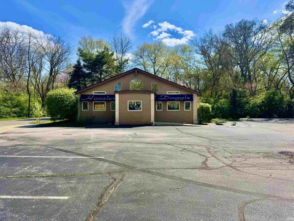 1227 E Bristol Street, Elkhart, IN 46514