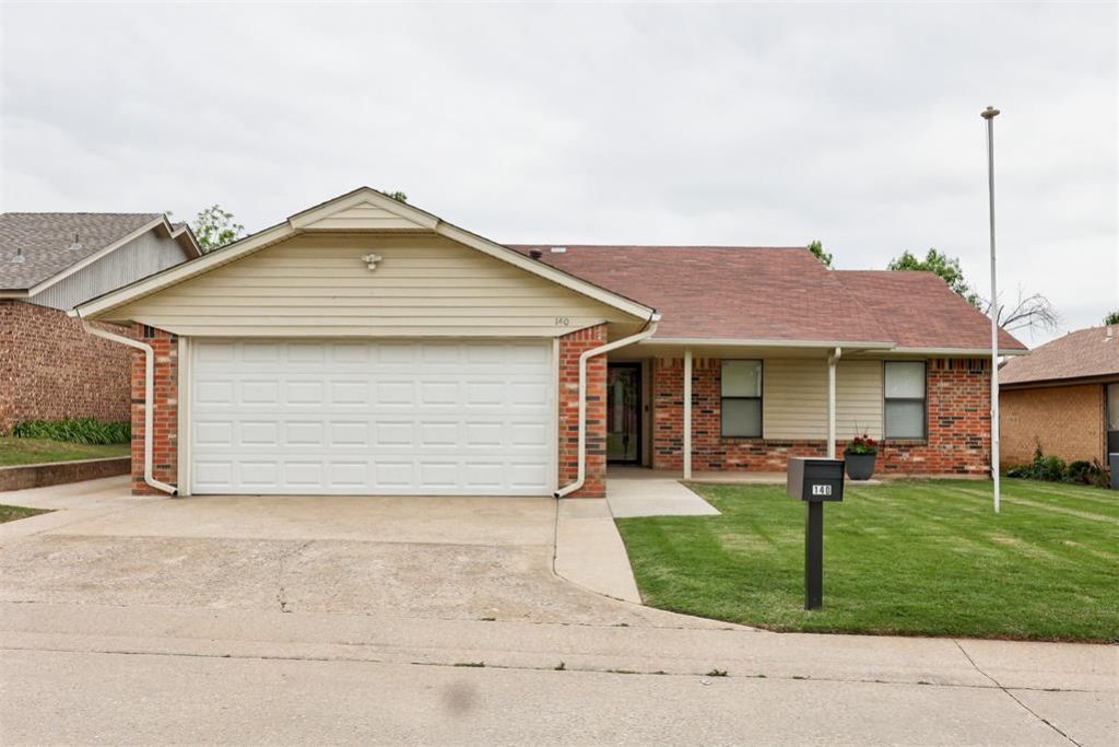 140 Oak Tree Lane, Midwest City, OK 73130 Main Photo