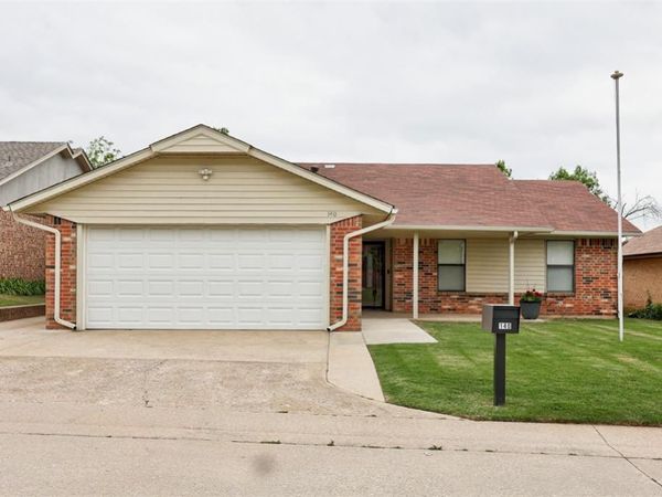 140 Oak Tree Lane, Midwest City, OK 73130