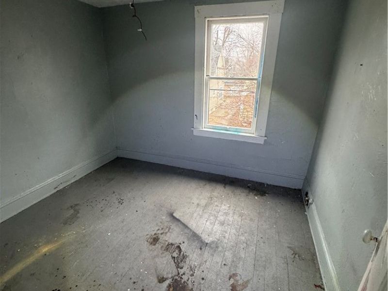3008 Roanoke Avenue, Cleveland, OH 44109 Photo 4