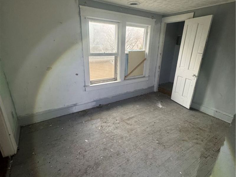 3008 Roanoke Avenue, Cleveland, OH 44109 Photo 6